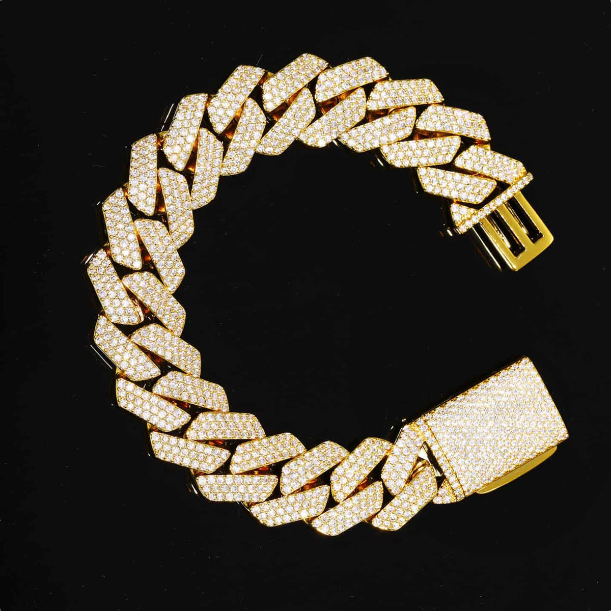 18mm 3-Row VVS Moissanite Rhombus Link Bracelet in White Gold