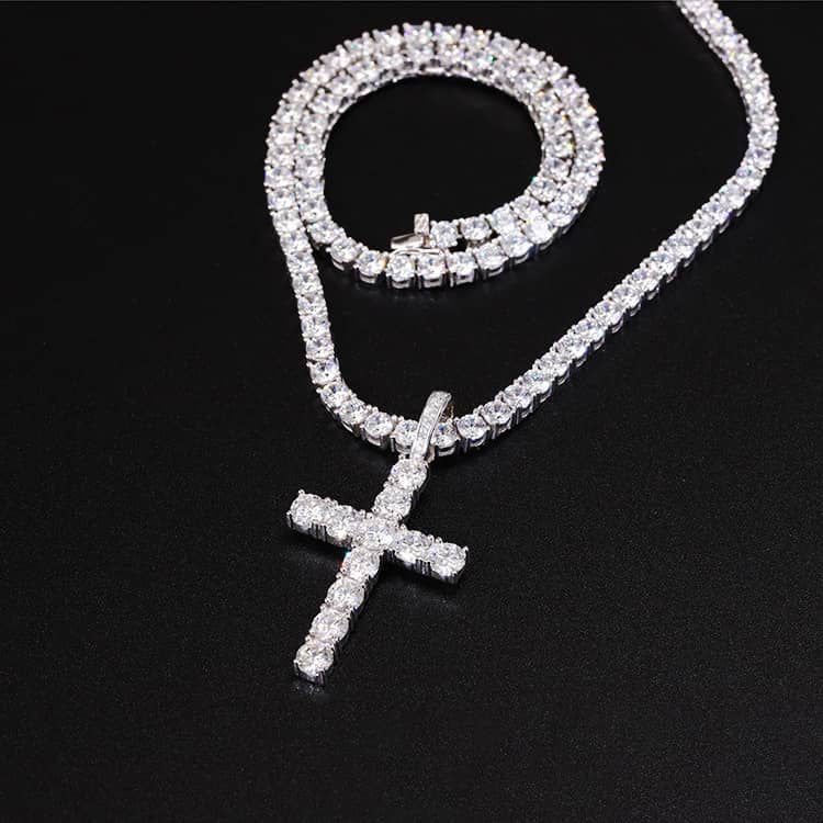 925S & VVS Moissanite Cross Pendants